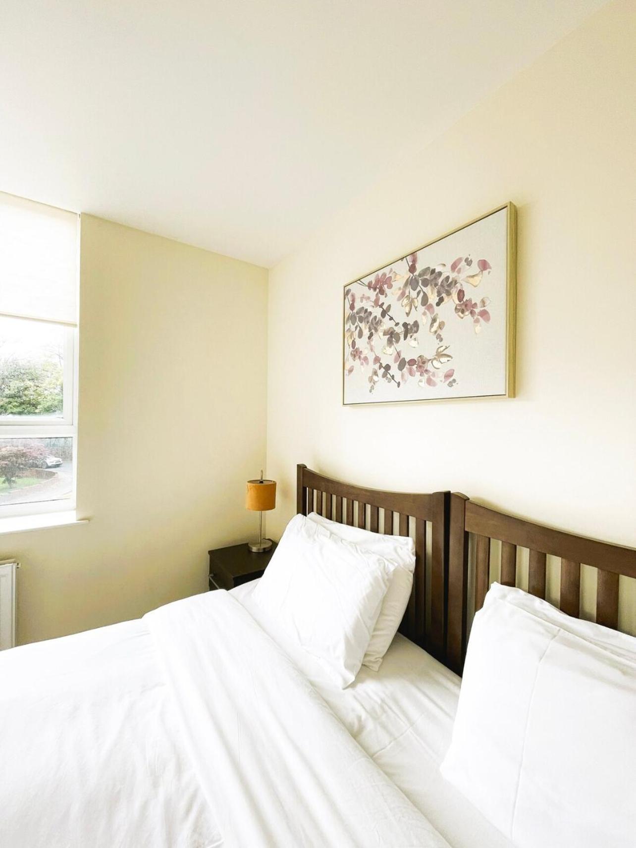 Maidstone Heights By Kasar Stays Exterior foto