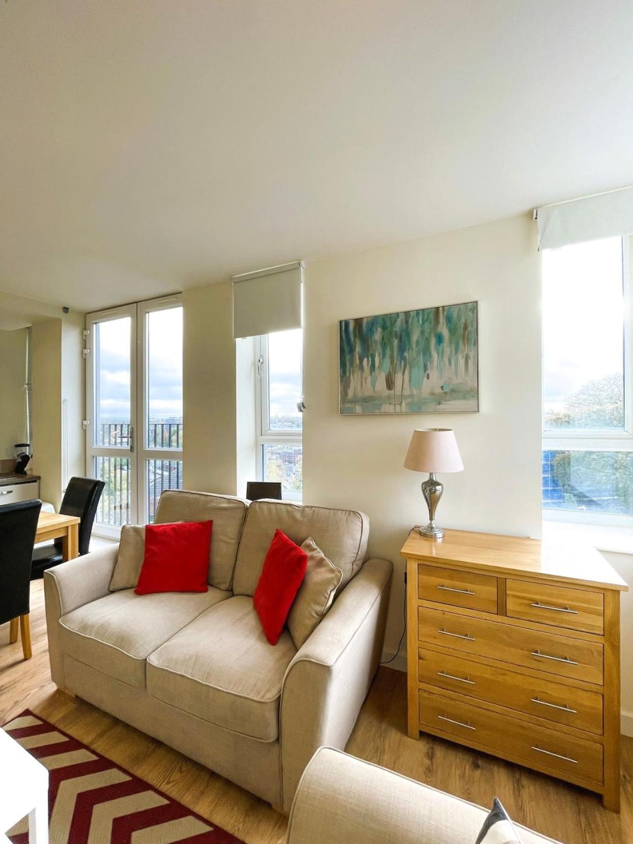 Maidstone Heights By Kasar Stays Exterior foto
